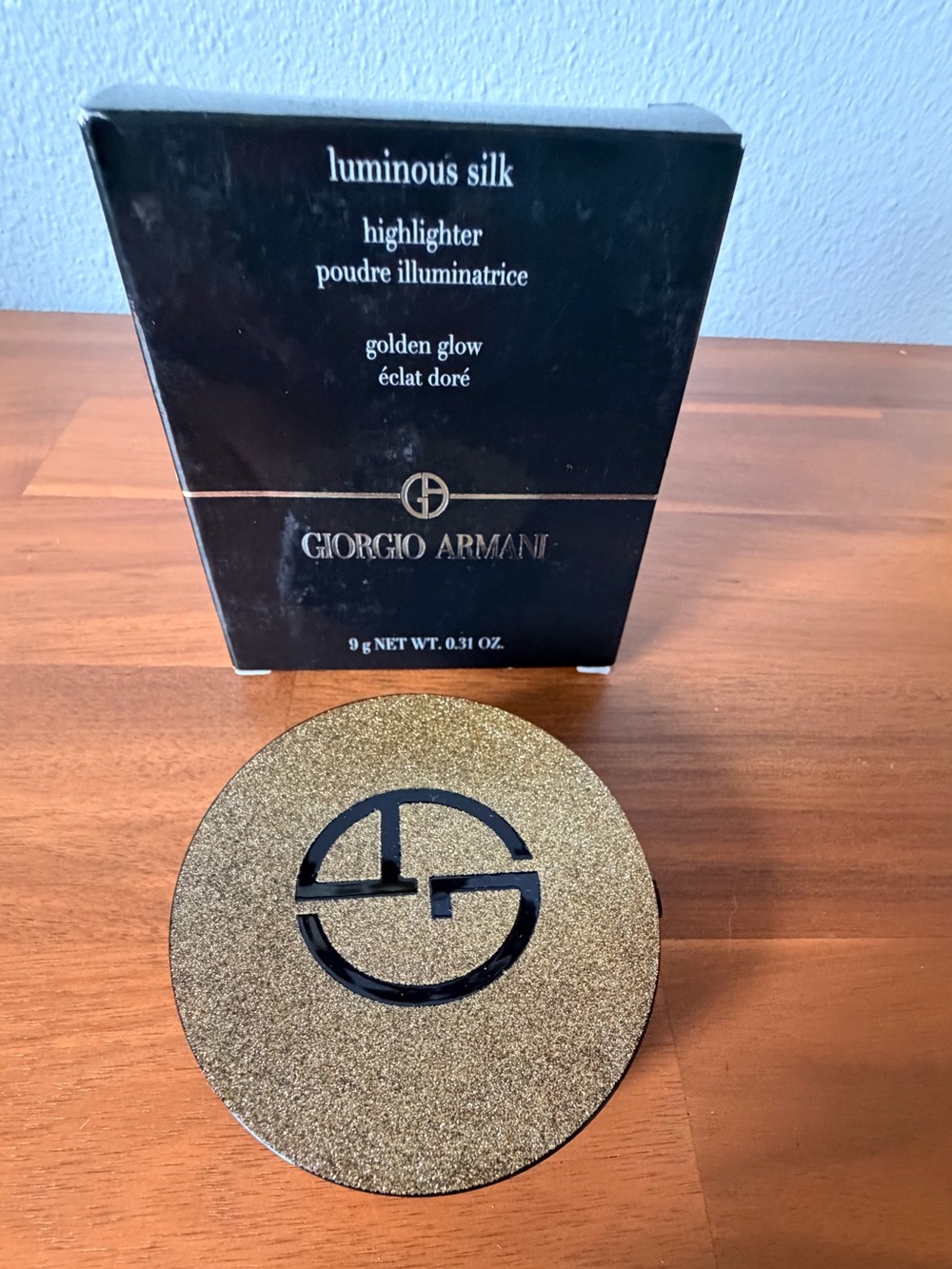 Giorgio Armani Luminous Silk Highlighter Compact in Golden Glow